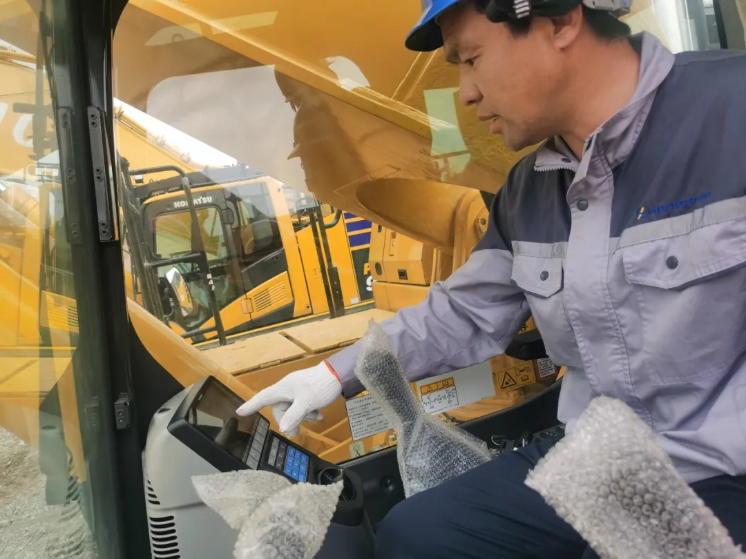 Beijing Komatsu equipment delivery